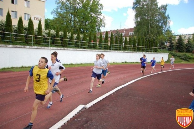 e95b7a03d26b34d840612a3aee3d2662